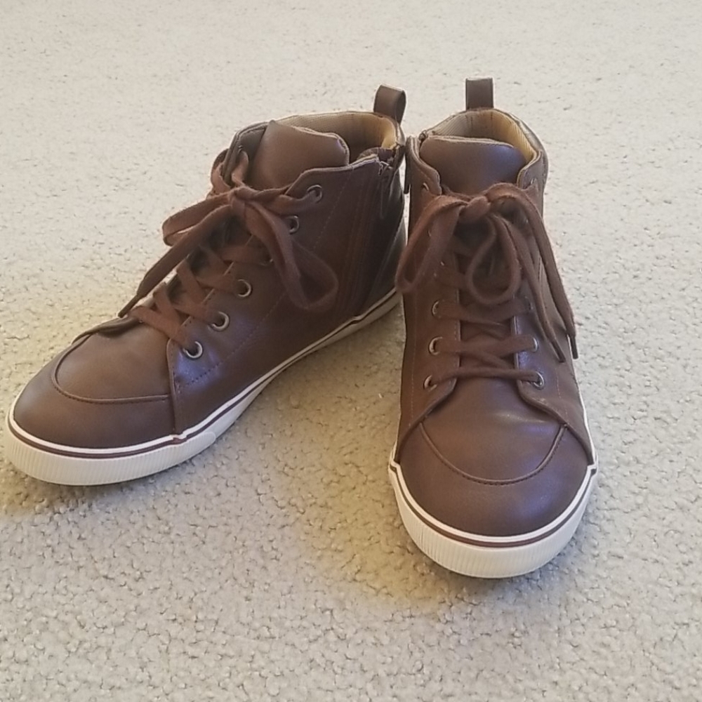 Kids dress shoes